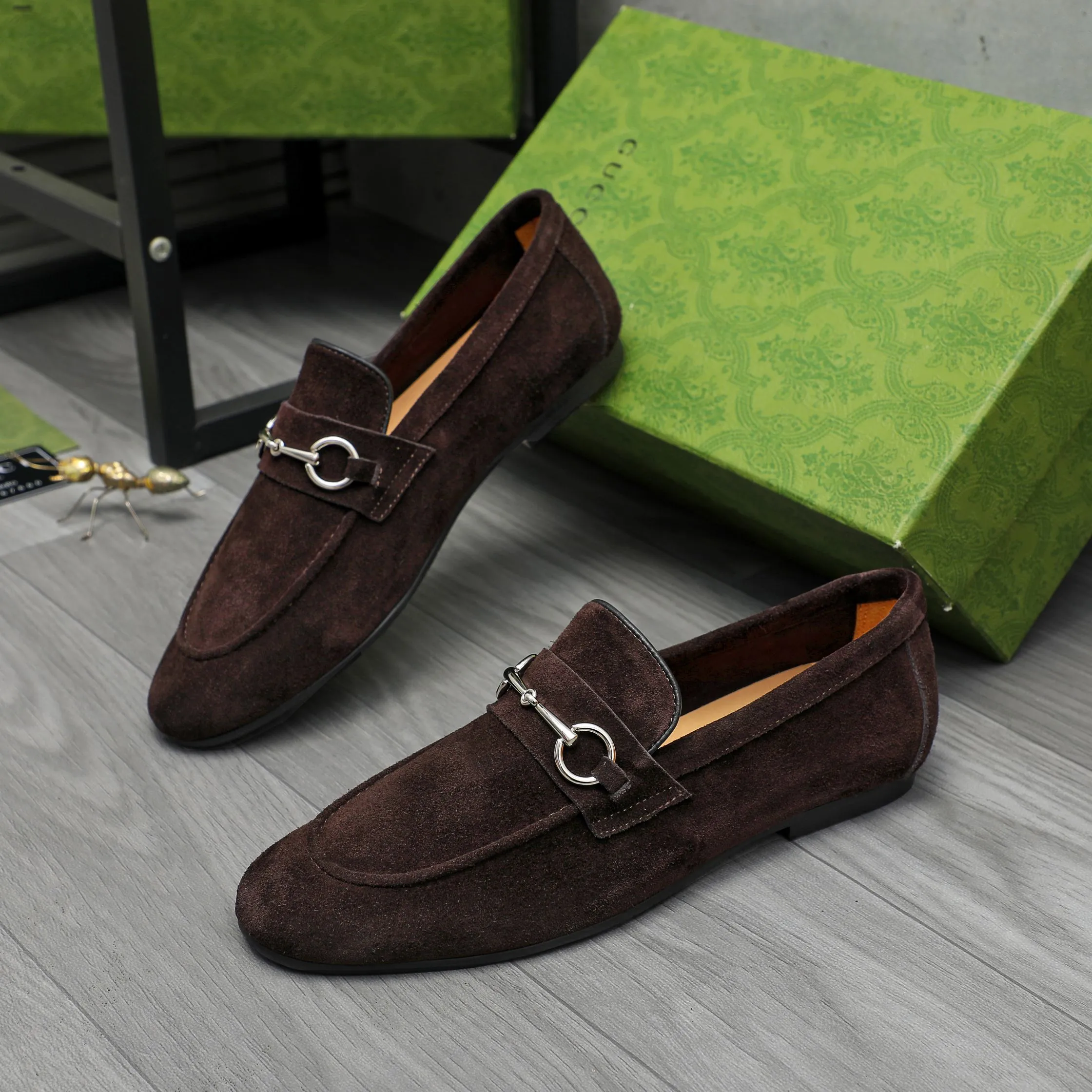 Men's shoes 💰p400 Product trademark: GUCCI "Gucci" business casual leather shoes Regular size: 38-46 (38.45.46 custom-made, non-returnable) Product materials: Selected suede cowhide upper, cowhide lining, original rubber outsole